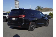 $27011 : Chrysler Pacifica Hybrid 202 thumbnail