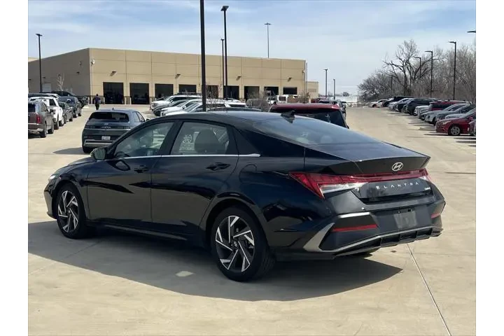 $20999 : Hyundai ELANTRA 2025 Limited image 10