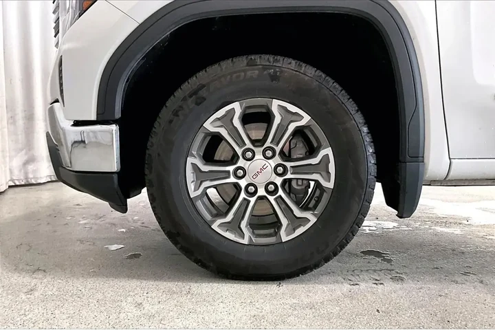 $37991 : GMC Sierra 1500 2024 4x2 SLT image 6