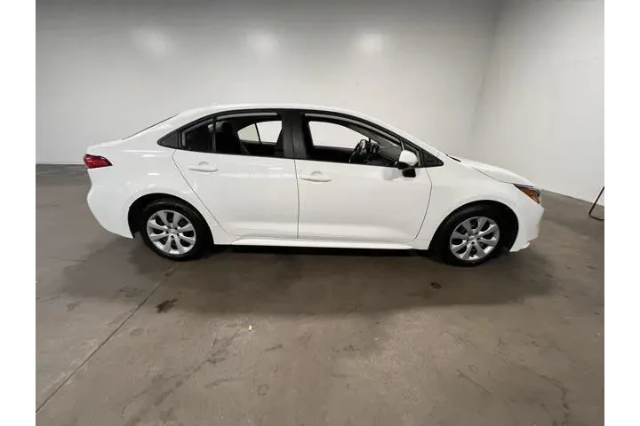 $18398 : Toyota Corolla 2023 LE 4dr S image 2
