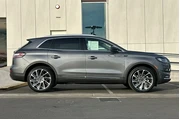 $38900 : Lincoln Nautilus 2022 AWD Re thumbnail