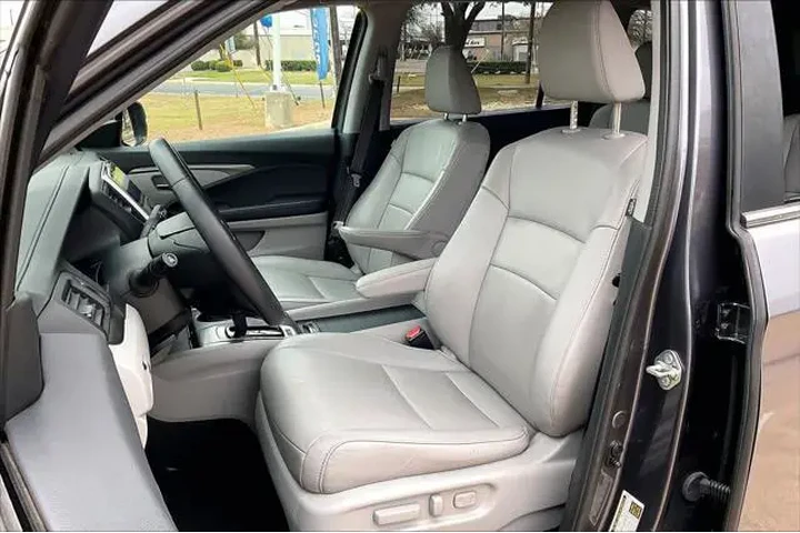 $15998 : Honda Pilot 2017 AWD EX-L 4d image 6