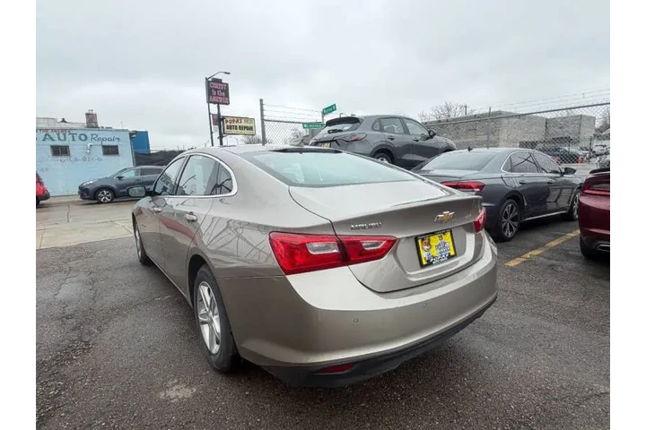 2023 Malibu LT image 6