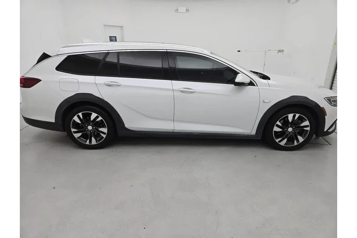 $18998 : Buick Regal TourX 2018 AWD E image 4