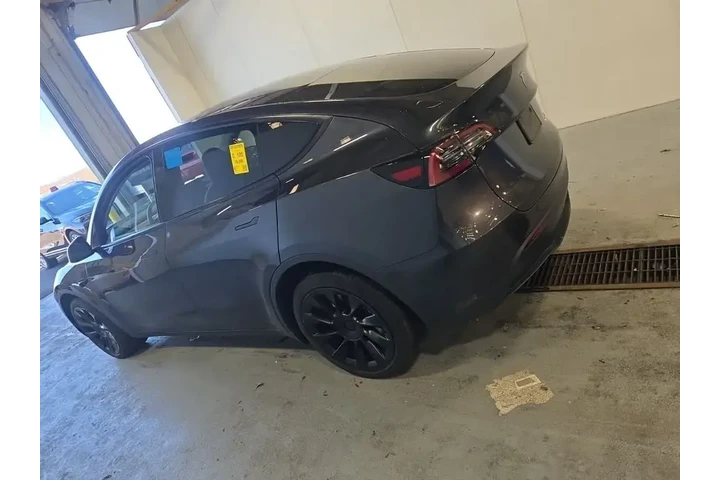 $35293 : Tesla Model Y 2024 AWD Long image 4
