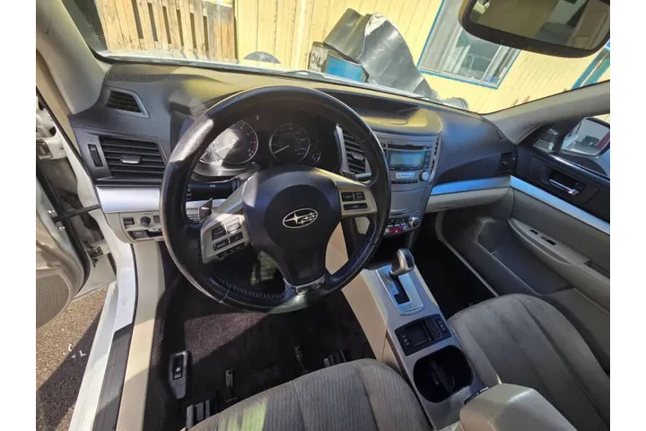 $5195 : 2012 Legacy 2.5i Premium image 6