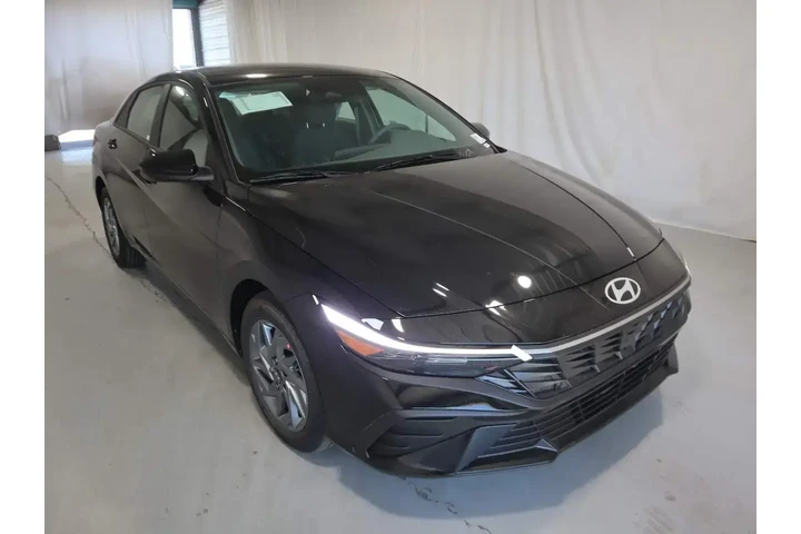 $21930 : Hyundai ELANTRA Hybrid 2025 image 3