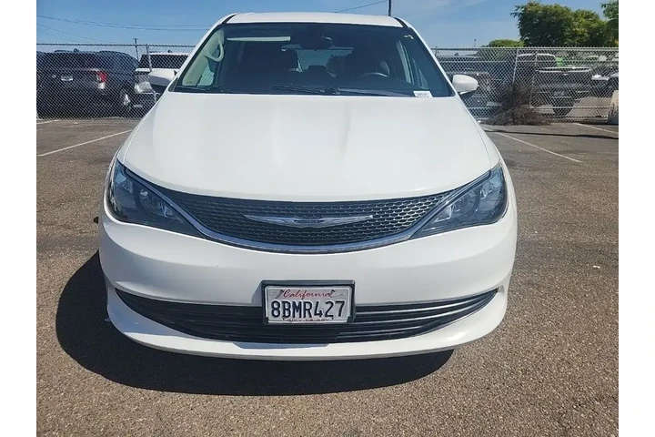 $12491 : Chrysler Pacifica 2017 Touri image 2