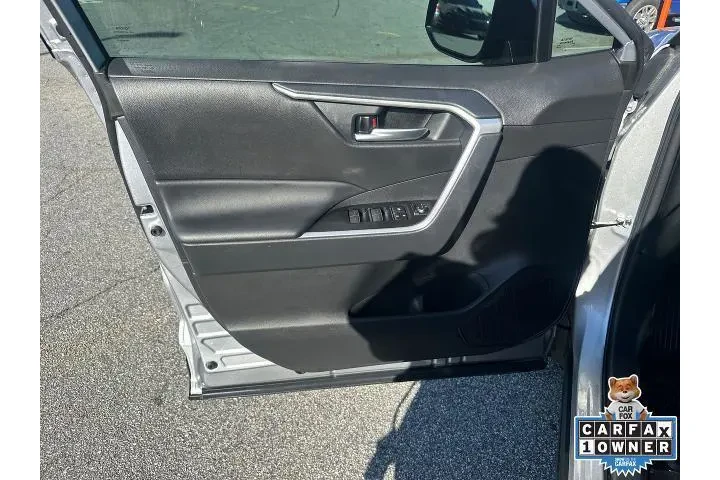 $32499 : Toyota RAV4 2024 XLE Premium image 10