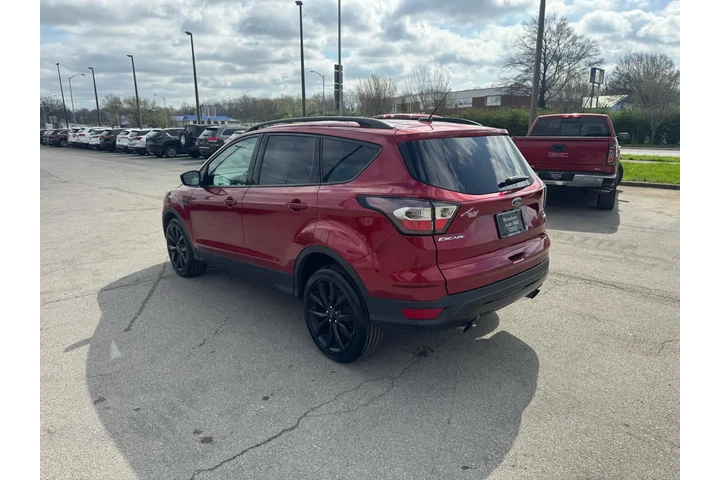 $5980 : 2017 Escape SE FWD image 4