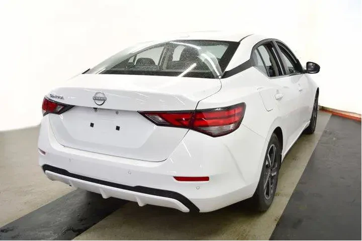 $19994 : Nissan Sentra 2025 SV 4dr Se image 7