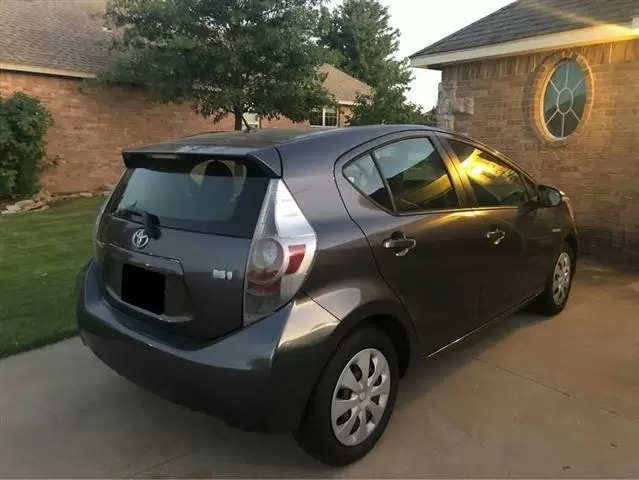 $6000 : 2013 Toyota Prius C Class III image 4