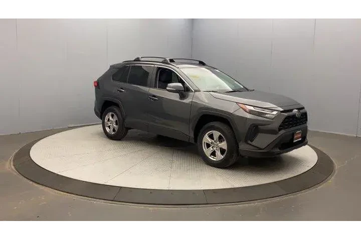 $28495 : Toyota RAV4 2023 AWD XLE 4dr image 6