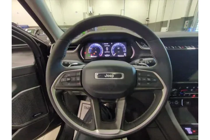 $36719 : Jeep Grand Cherokee L 2024 4 image 7