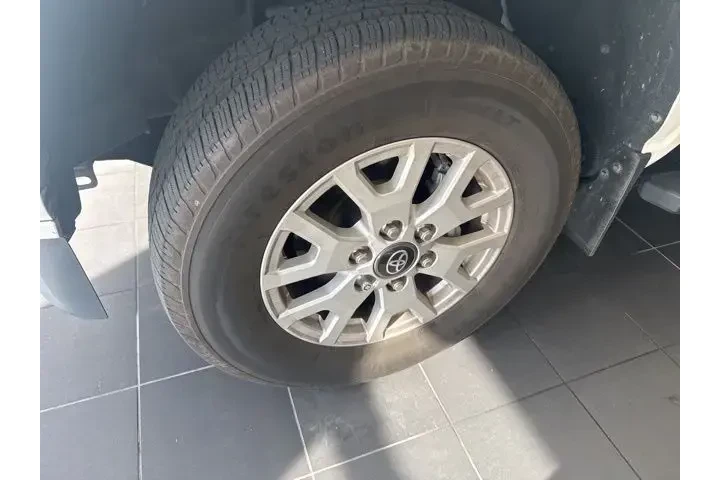 $30483 : Toyota Tacoma 2024 4x2 SR 4d image 2