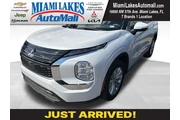 Mitsubishi Outlander 2023 ES en Hialeah