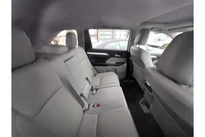 $27162 : Toyota Highlander 2019 AWD X image 9
