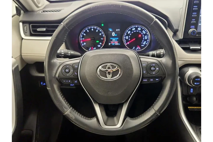 $25998 : Toyota RAV4 2019 XLE Premium image 10