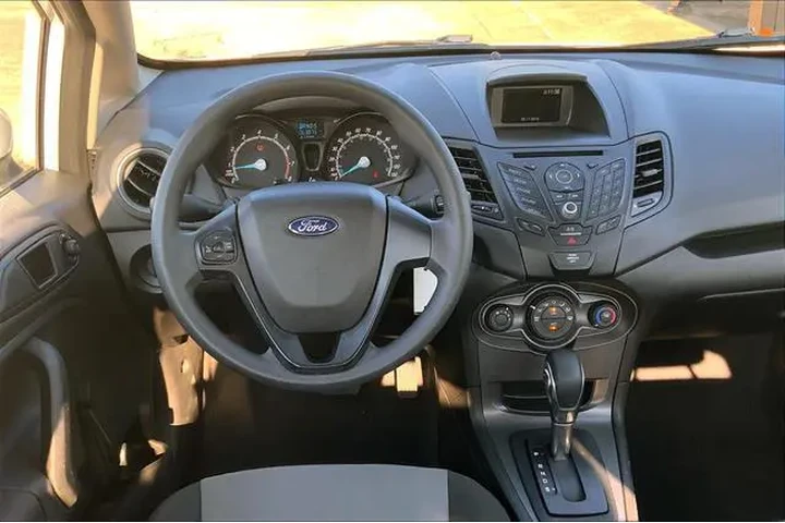 $8851 : Ford Fiesta 2019 S 4dr Sedan image 4