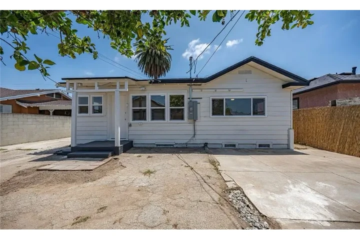 $699900 : 3Bed Available for sale in LA image 4