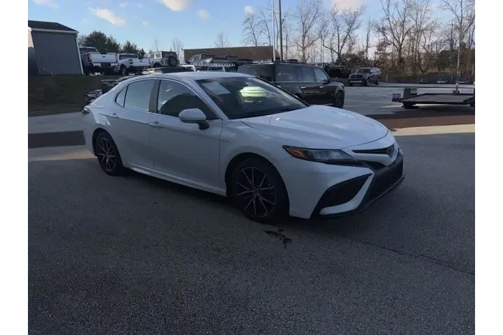 $25977 : Toyota Camry 2024 SE 4dr Sed image 10