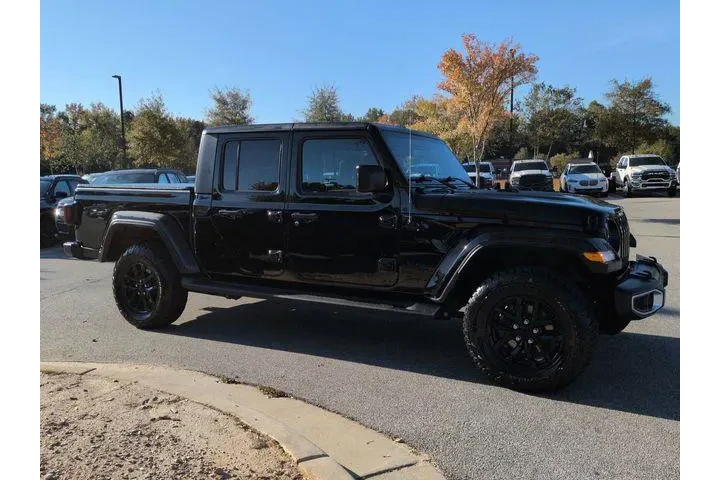 $27274 : Jeep Gladiator 2021 4x4 Spor image 2