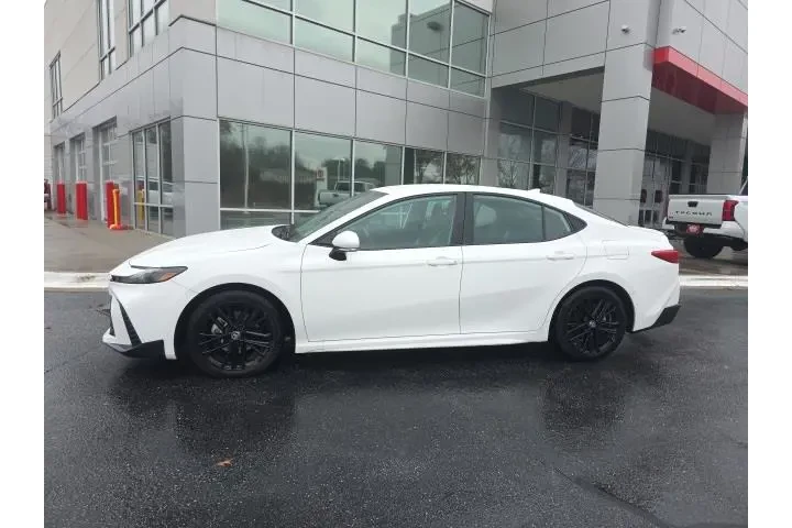 $26799 : Toyota Camry 2025 SE 4dr Sed image 4