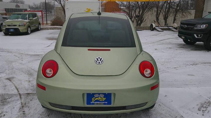 $6999 : 2008 New Beetle SE image 8