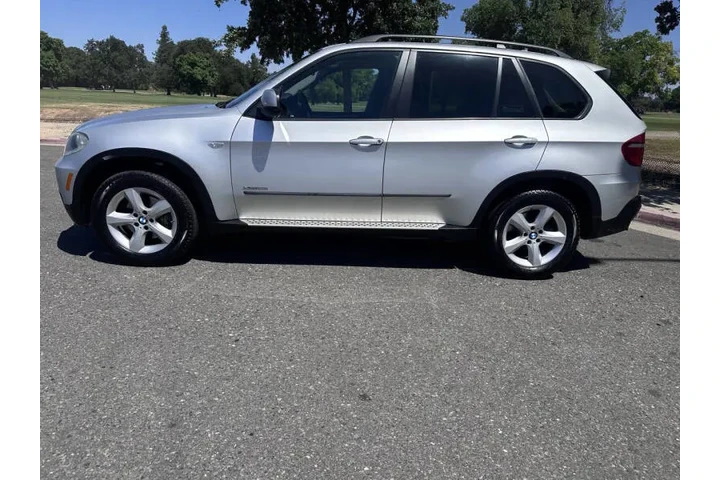 $10995 : 2010 BMW X5 xDrive30i image 4