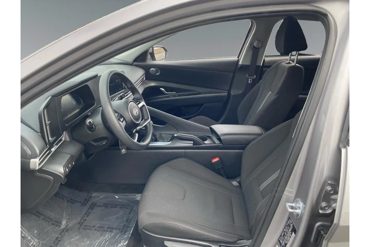 $26211 : Hyundai ELANTRA 2025 SE 4dr image 9