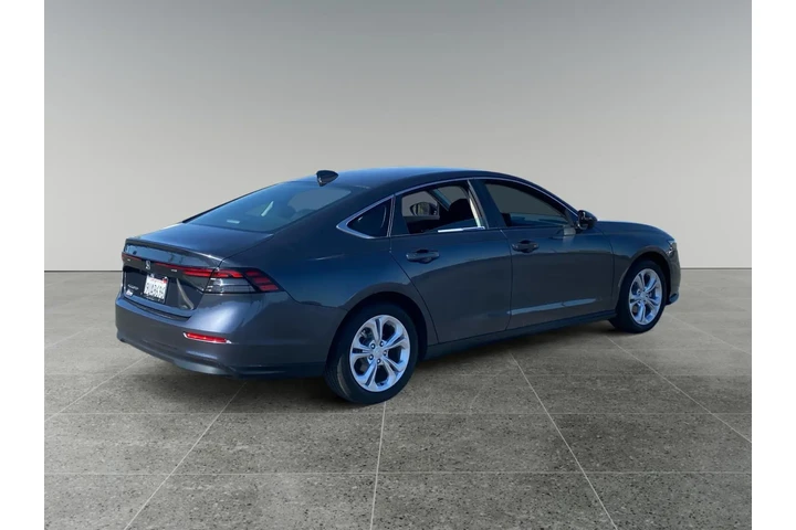 $31034 : Honda Accord 2025 LX 4dr Sed image 5