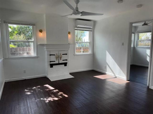 $1100 : APARTMENT FOR RENT IN GLENDALE image 2