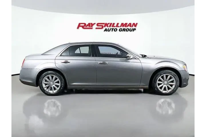 $7975 : Chrysler 300 2011 Limited 4d image 8