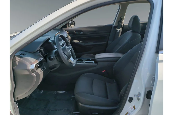 $23500 : Nissan Altima 2024 2.5 SV 4d image 9