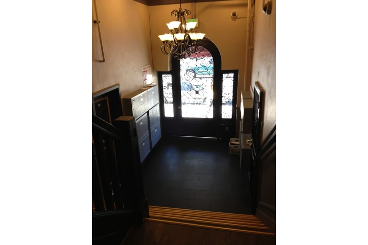 $1450 : SE RENTA Single 6 y Rampart image 2