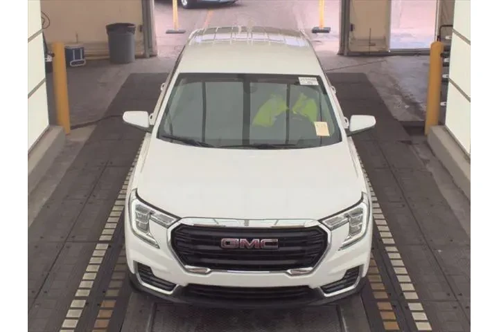 $23493 : GMC Terrain 2024 SLE 4dr SUV image 2