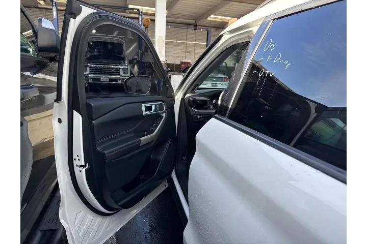 $27482 : Ford Explorer 2023 XLT 4dr S image 6