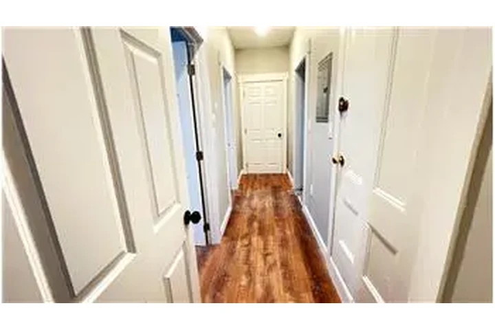 $3200 : Rental property with 3 bedro image 10