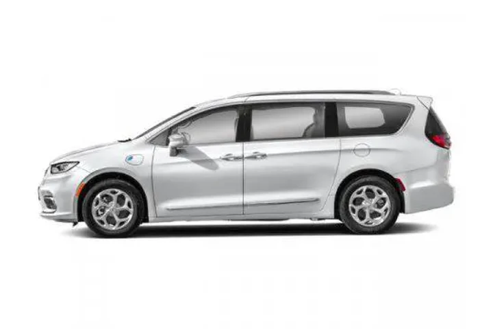 $37991 : Chrysler Pacifica Plug-In Hy image 6