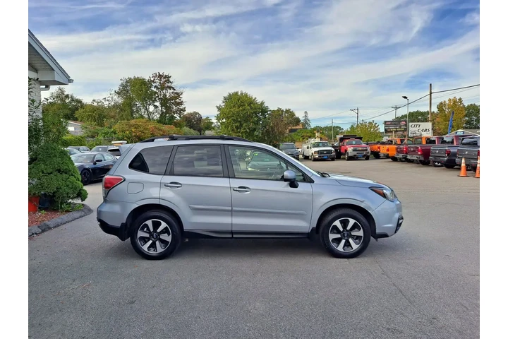 $8900 : 2017 SUBARU FORESTER 2.5I PRE image 5
