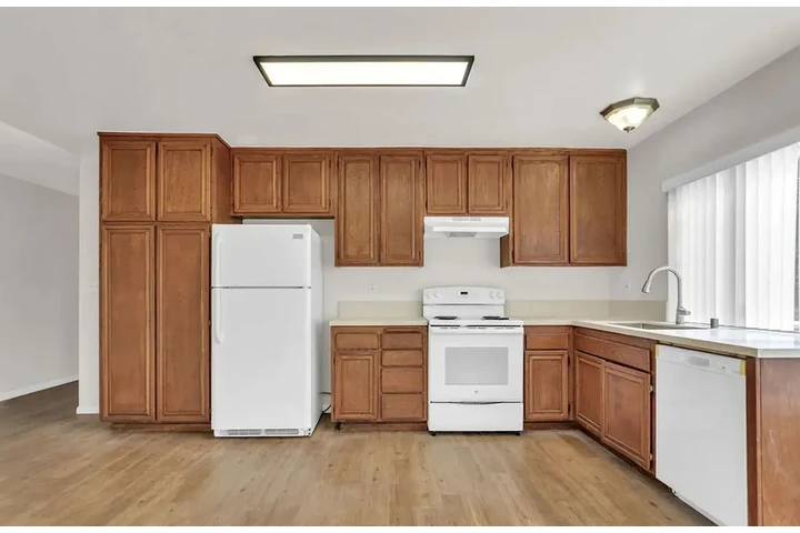 $1500 : Charming 3bed 2bath image 3