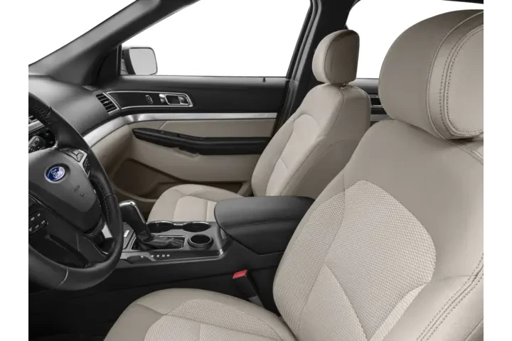 $12449 : 2017 Explorer XLT FWD image 9