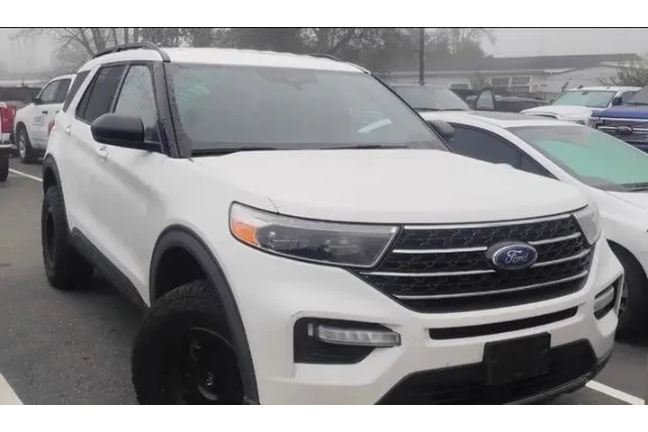 $22988 : Ford Explorer 2020 AWD XLT 4 image 1