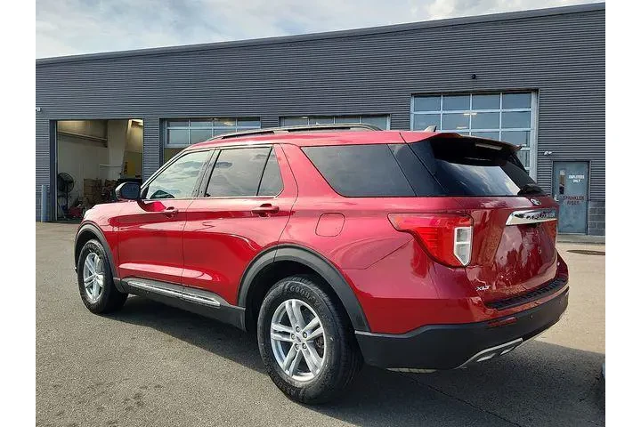 $27990 : Ford Explorer 2021 AWD XLT 4 image 2