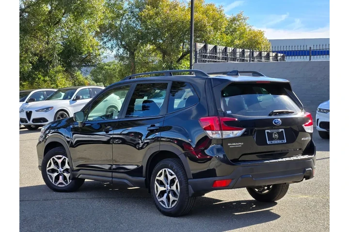 $23888 : Subaru Forester 2021 AWD Pre image 6