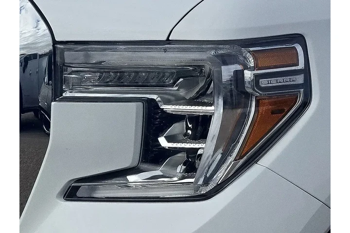 $39575 : GMC Sierra 1500 2020 4x4 SLT image 8