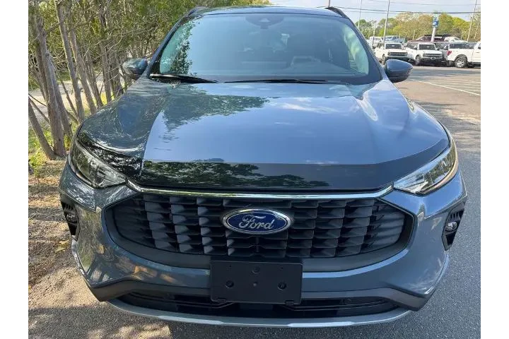 $31700 : Ford Escape Plug-In Hybrid 2 image 2