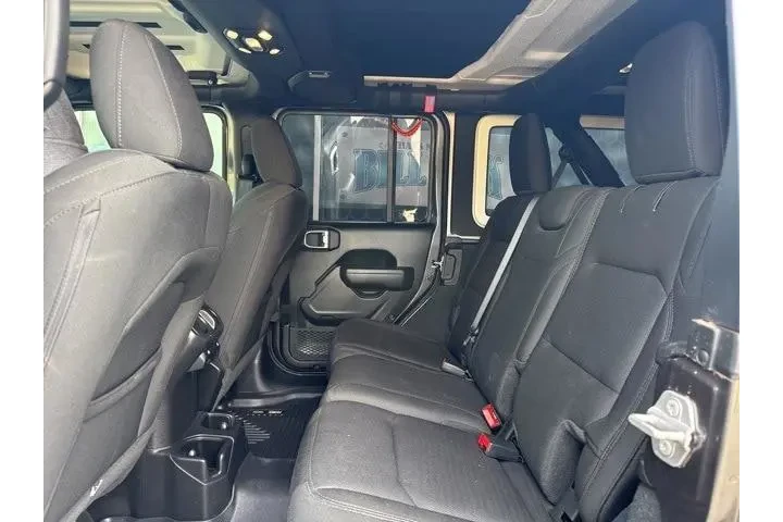 $32988 : Jeep Wrangler Unlimited 2022 image 9