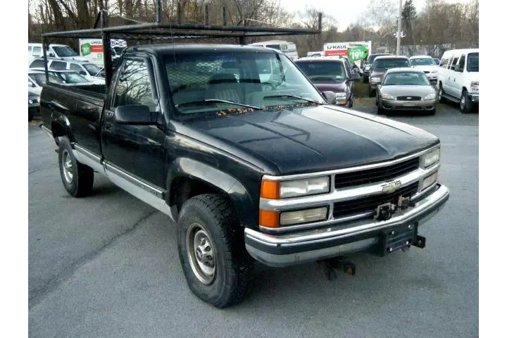 $5900 : 1994 C/K 2500 HD Reg. Cab 8-f image 1
