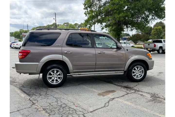 2002 Sequoia SR5 image 8